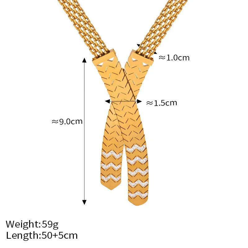 18k gold noble and atmospheric letter W arranged with diamond design necklace and bracelet set