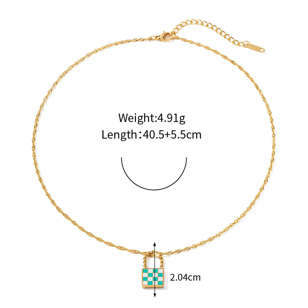18K Novel Fashion Checker Checker Green and White Design Versatile Pendant Necklace