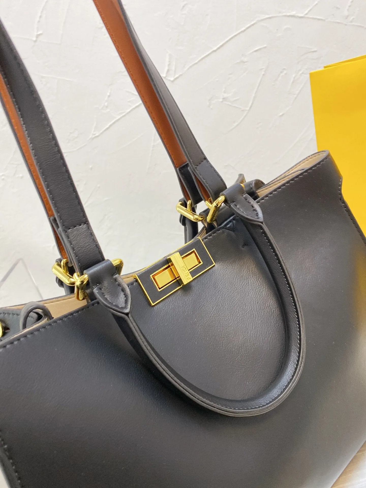 EN   Designer bags by Fendi 139