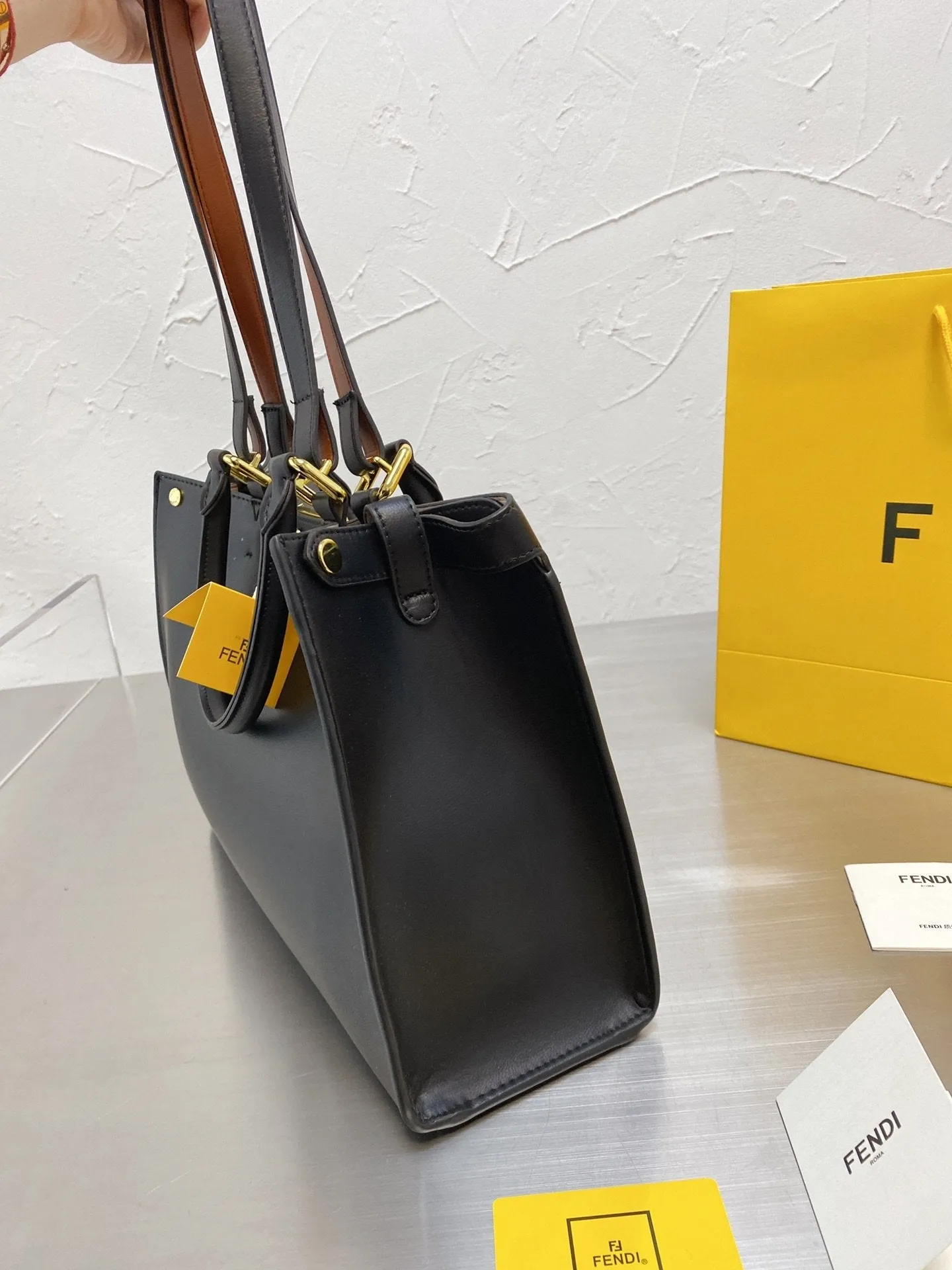 EN   Designer bags by Fendi 139