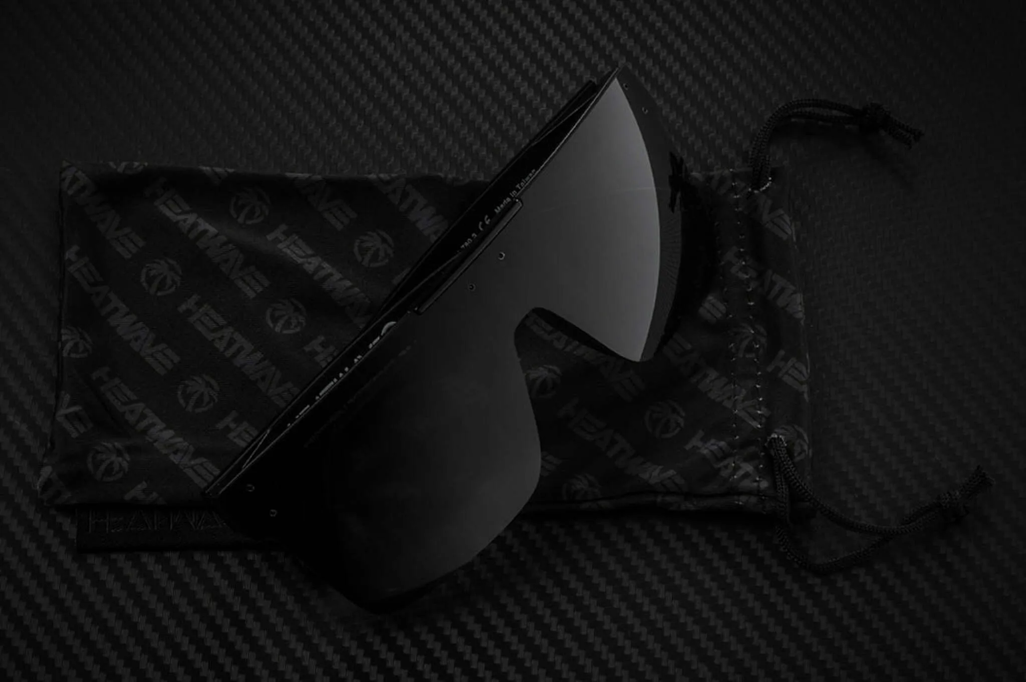 Heatwave Quatro Sunglasses: Black/Black
