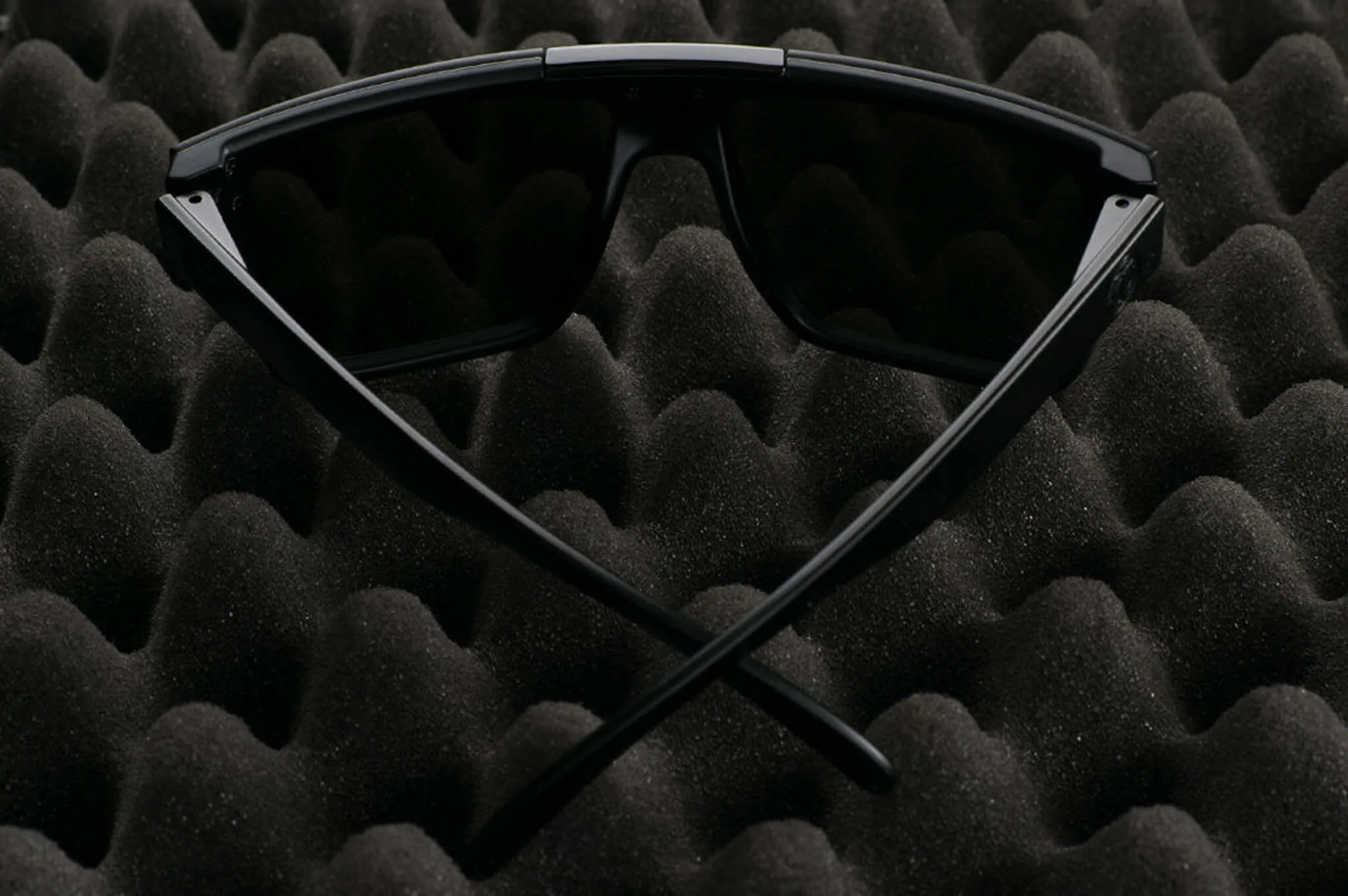Heatwave Quatro Sunglasses: Black/Black