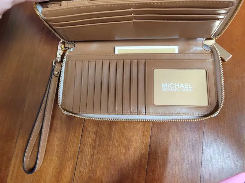 Logo Stripe Continental Wristlet