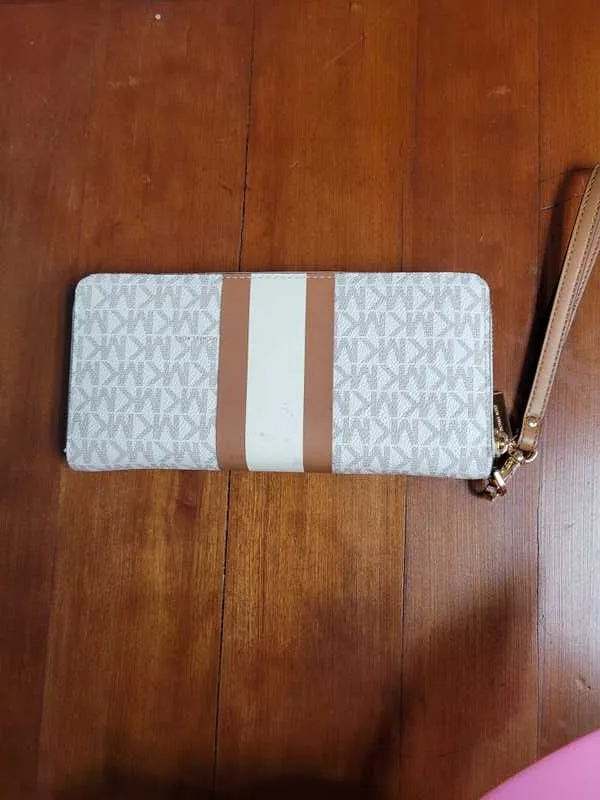 Logo Stripe Continental Wristlet