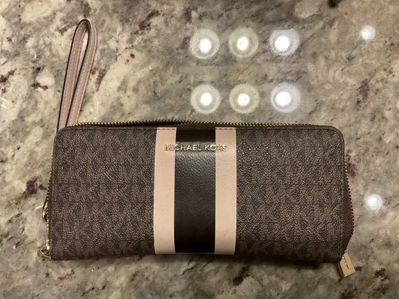 Logo Stripe Continental Wristlet