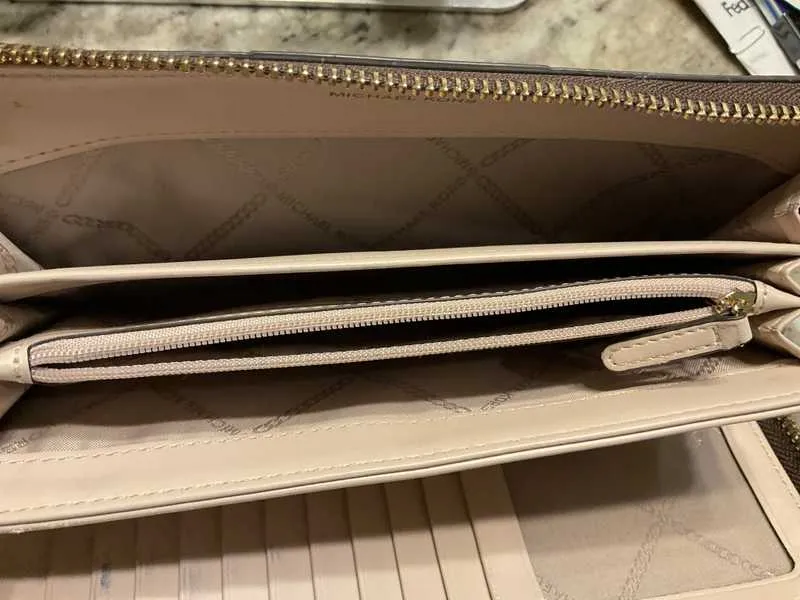 Logo Stripe Continental Wristlet